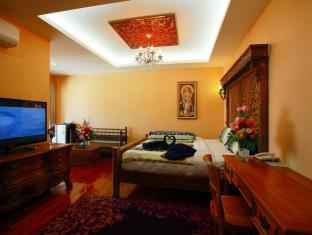 アット チェン マイ ホテル